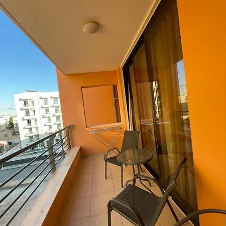 Vip On Makenzie Appartement Larnaca