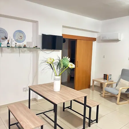 Апартаменти Vip On Makenzie