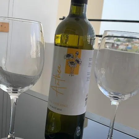 Vip On Makenzie ラルナカ