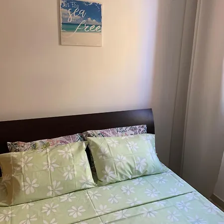 Vip On Makenzie ラルナカ