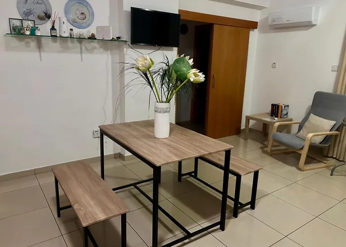 Vip On Makenzie Larnaca